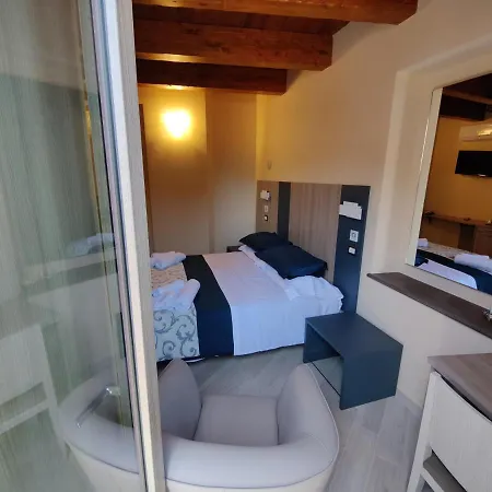 Dimora Del Corso Πανσιόν Ροτόντα