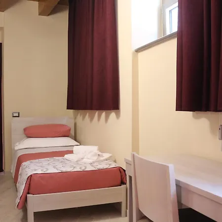 Guest house Dimora Del Corso 4*